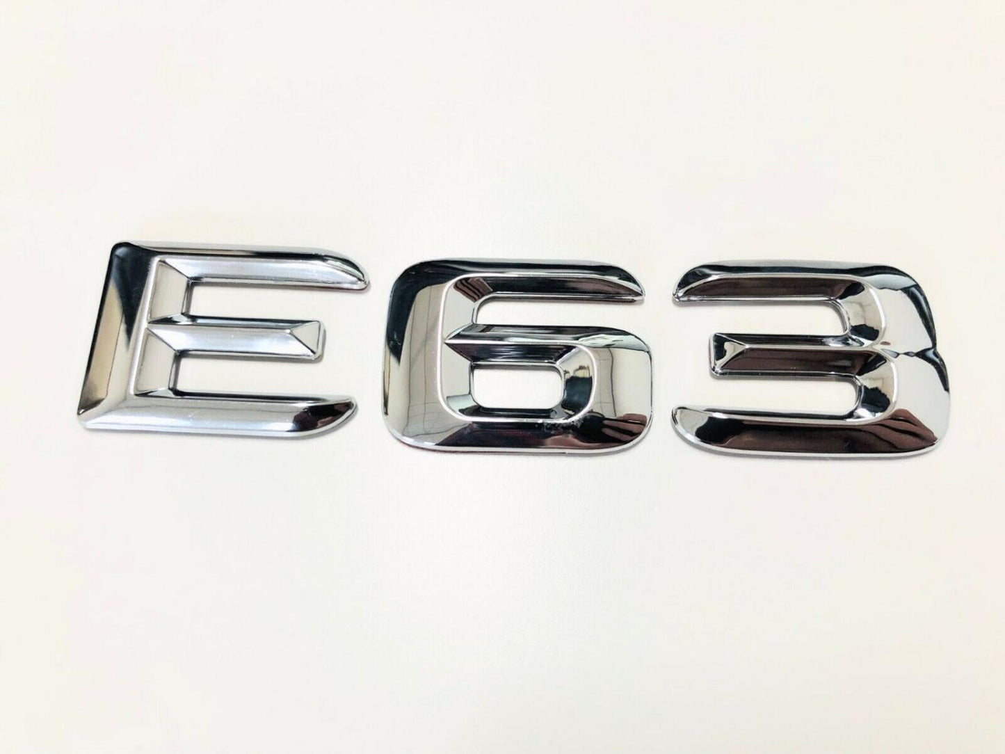 E63 Schriftzug E 63 Emblem Mercedes-Benz Aufkleber Chrom Silber AMG